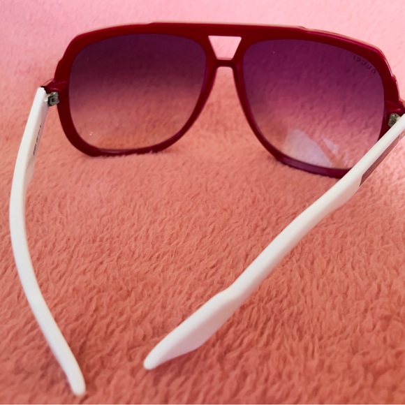 Gucci red sunglasses - Picture 4 of 4